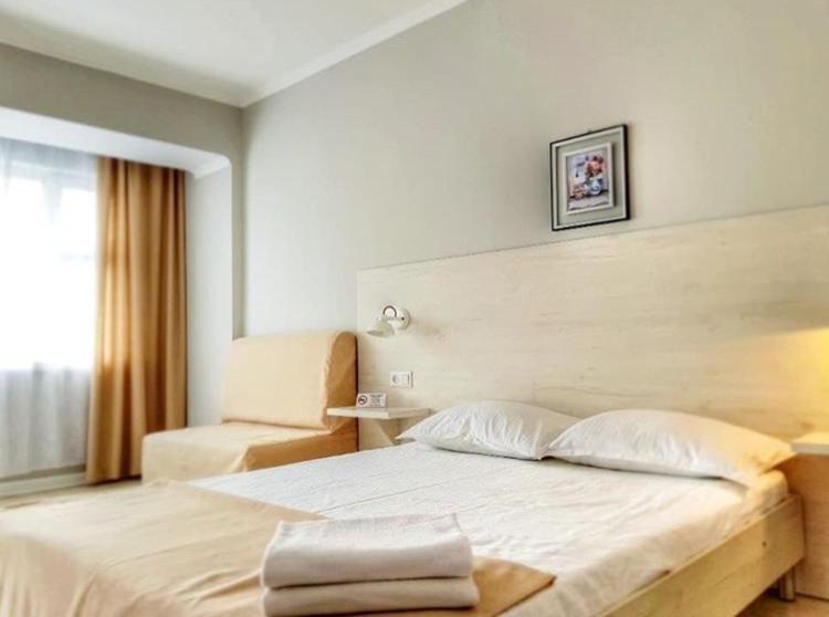 Sky Hotel Bishkek Esterno foto