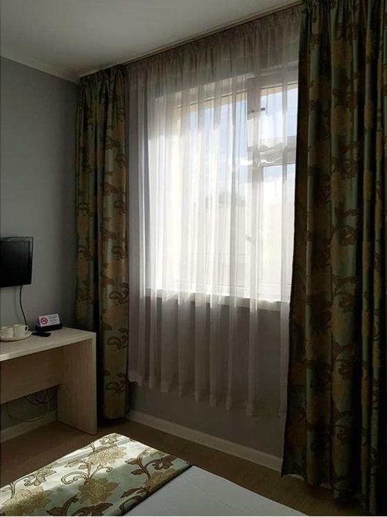 Sky Hotel Bishkek Esterno foto