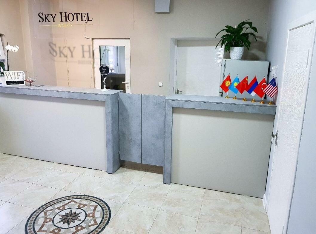 Sky Hotel Bishkek Esterno foto